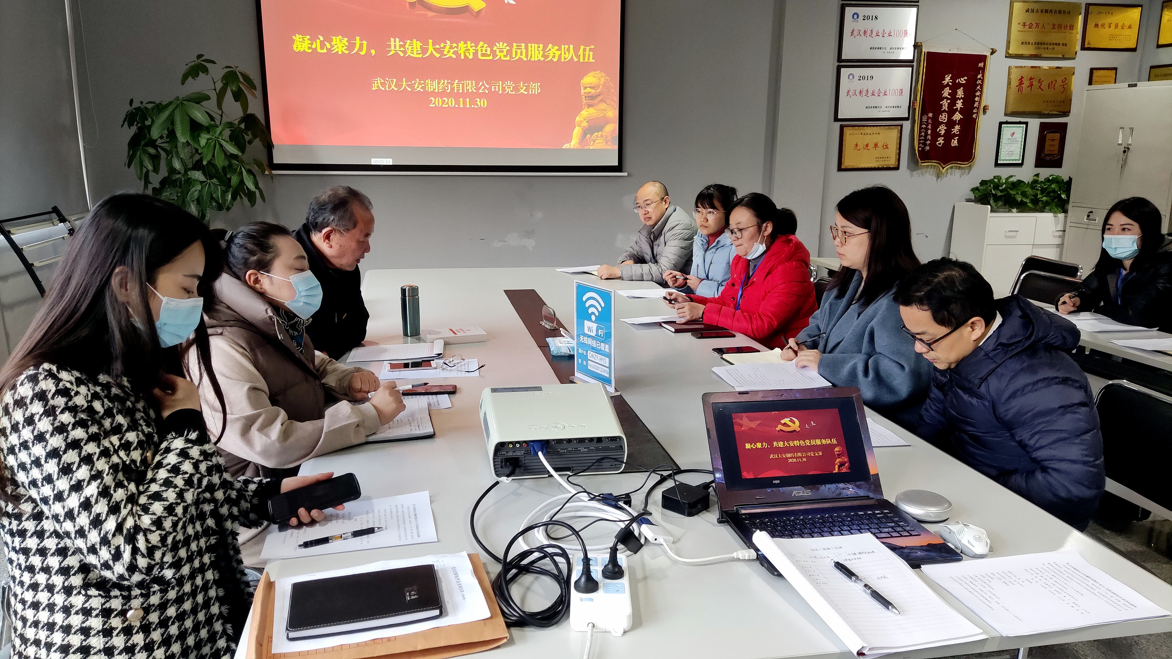 163704140.jpg 163704140.jpg