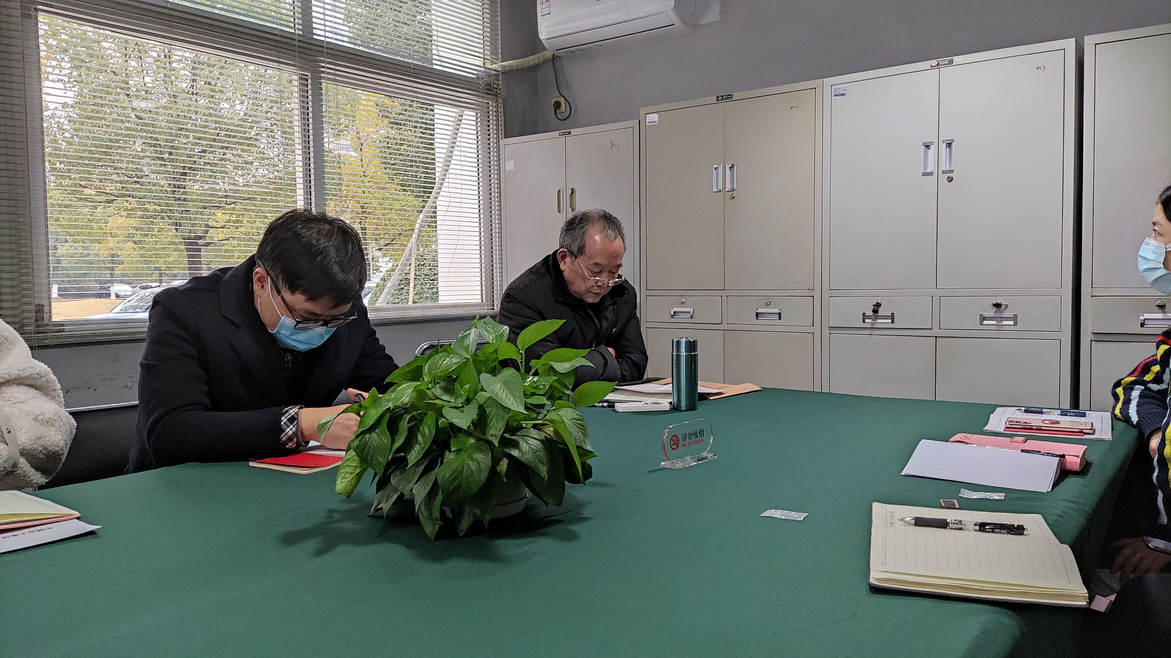 100613710.jpg 100613710.jpg